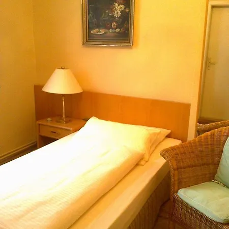 Adelheid Garni Hotel