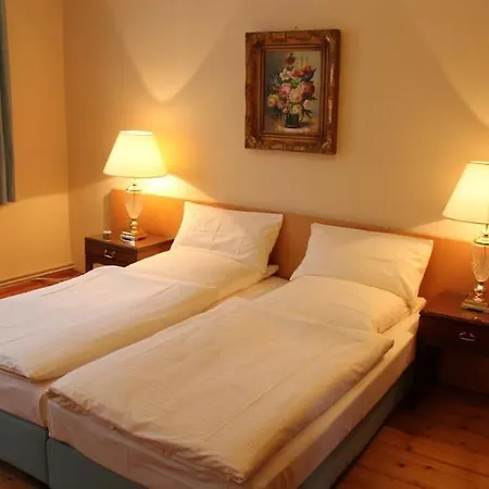 Adelheid Garni Hotel