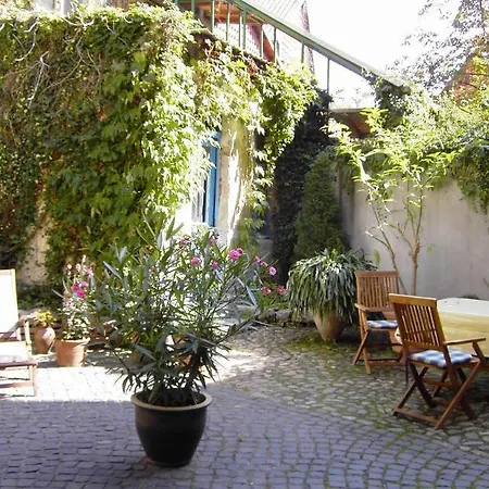 Adelheid Garni Hotel